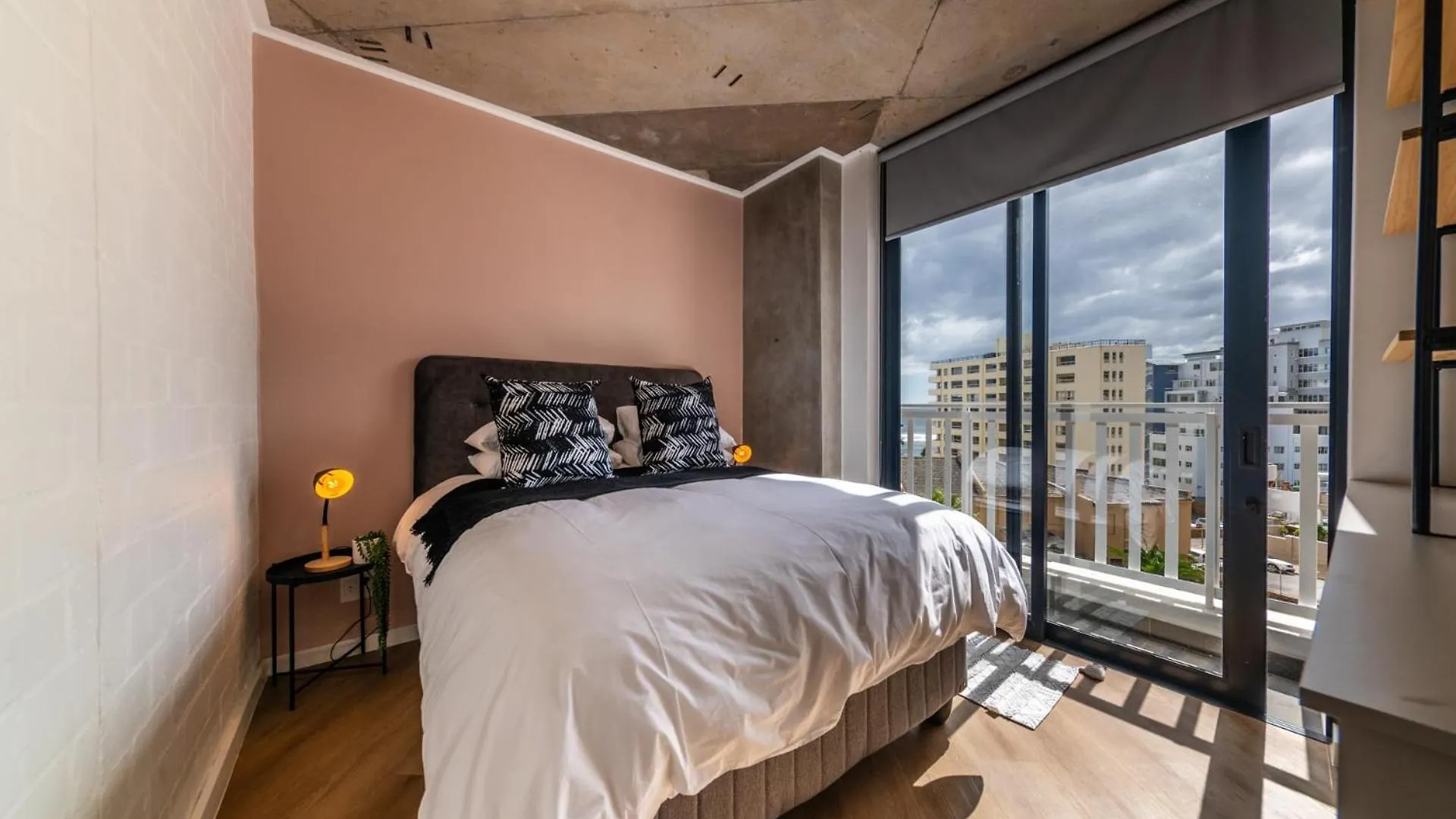 82 On Main, Seaview, Pool, Parking, Blok 415 Apartment Cape Town 0*,  South Africa
