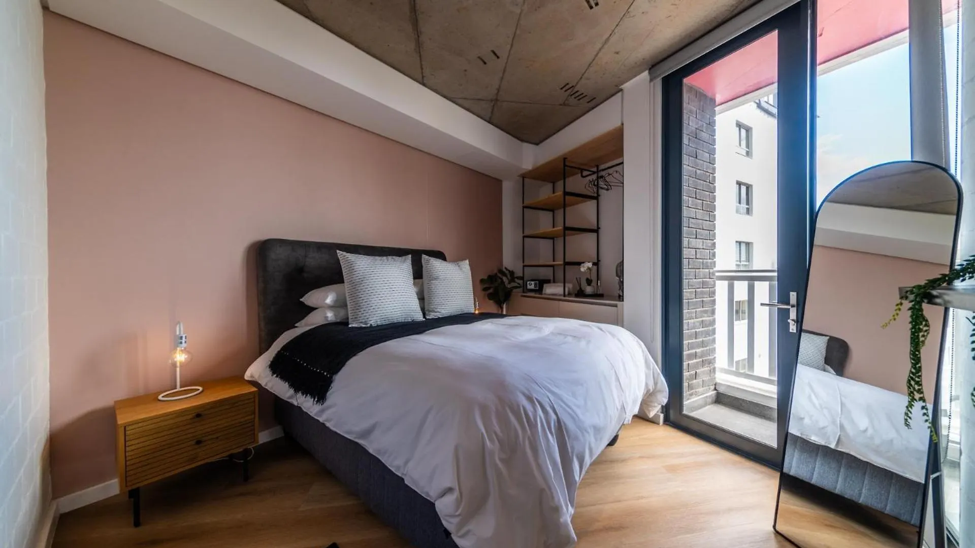 82 On Main, Seaview, Pool, Parking, Blok 415 Apartment Cape Town 0*,  South Africa